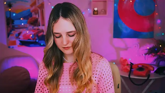 DeboraLarson online show from December 24, 2024, 10:11 am