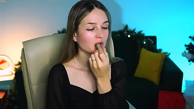 DeboraLarson online show from January 14, 2025, 4:25 am