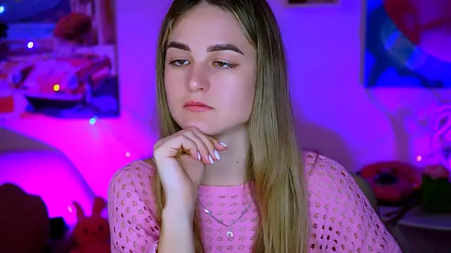 DeboraLarson online show from February 15, 2025, 4:25 am