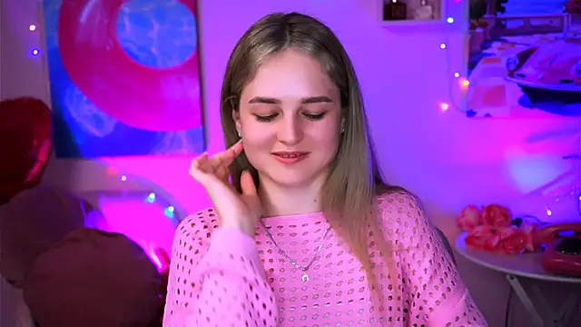 DeboraLarson online show from March 5, 2025, 10:43 pm