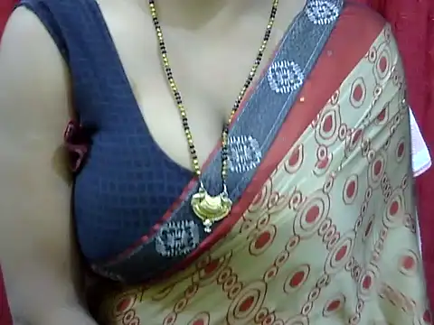 HOT-SEEMAA online show from November 27, 2025, 10:34 pm
