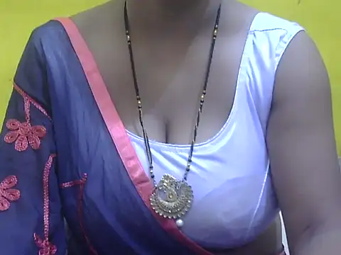 HOT-SEEMAA online show from May 16, 2026, 5:34 pm