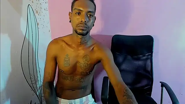 bigblackhotx1 online show from March 23, 2026, 10:19 am