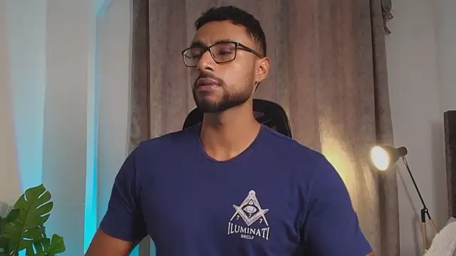 LiamGarcia1 online show from March 12, 2025, 1:51 pm