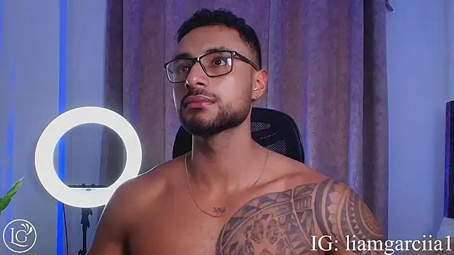 LiamGarcia1 online show from March 20, 2025, 1:59 pm