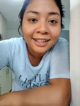 aisha brownn online show from December 4, 2025, 4:48 pm