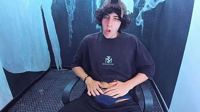 Kerverr  online show from October 29, 2025, 2:52 pm