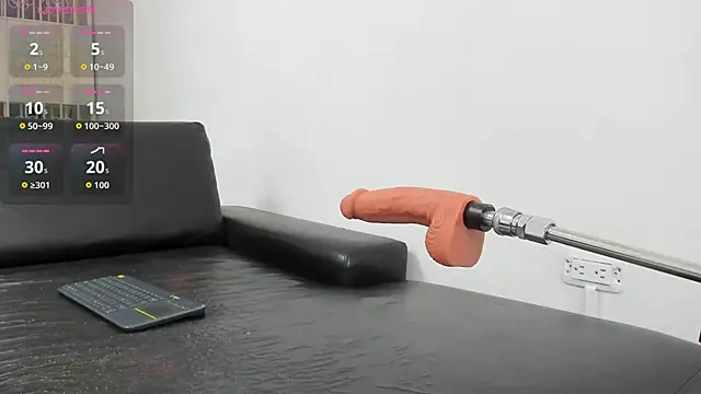 ElisabethMassey online show from November 9, 2025, 7:06 am