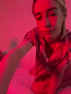 Snapshot of WhiteDiamond6969 chatting on December 30, 2024, 1:26 am WhiteDiamond6969 online show from December 30, 2024, 1:26 am