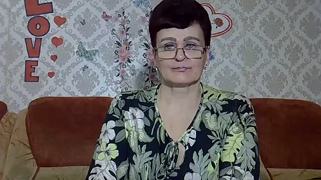 Snapshot of PaulaGolden chatting on June 28, 2026, 6:47 pm PaulaGolden online show from June 28, 2026, 6:47 pm