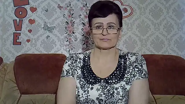 Snapshot of PaulaGolden chatting on July 8, 2026, 5:39 pm PaulaGolden online show from July 8, 2026, 5:39 pm