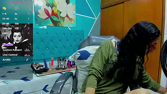 sabrina dupont online show from November 5, 2025, 12:38 pm