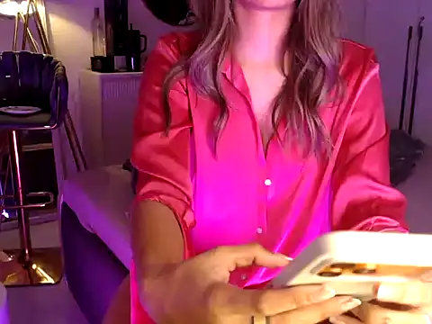 trippy tina online show from June 12, 2026, 12:26 pm