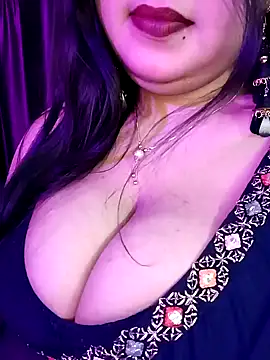 Suhanakhan00 online show from February 2, 2025, 5:26 pm