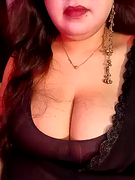 Suhanakhan00 online show from June 25, 2026, 9:03 am
