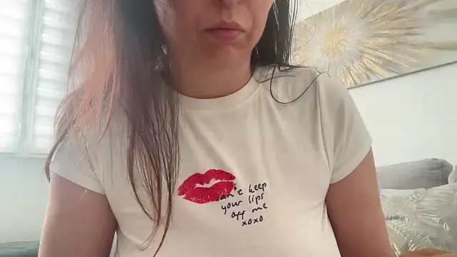 Serena 4you online show from May 18, 2026, 4:13 pm