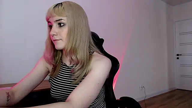 Princess Shy    online show from March 4, 2025, 2:21 pm