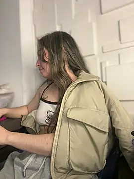 Sophie LS online show from February 27, 2025, 9:32 am