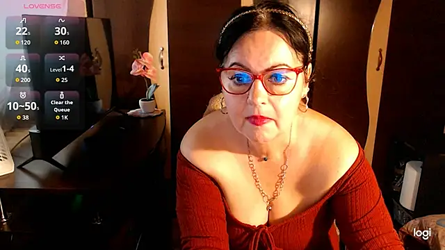 Snapshot of exymilf_ chatting on November 11, 2025, 11:43 am exymilf online show from November 11, 2025, 11:43 am