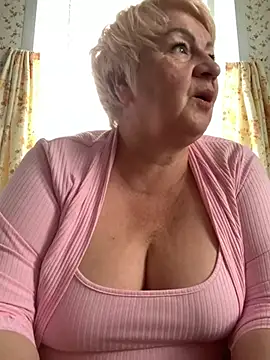 Laura Millf online show from June 3, 2026, 5:43 am