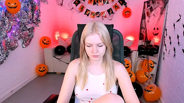 GraceGlamour online show from October 23, 2025, 5:07 am