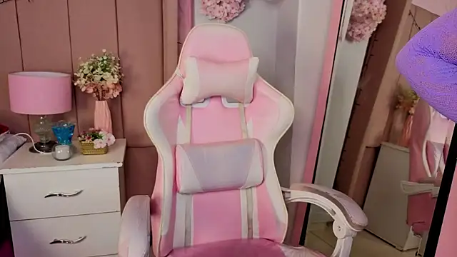 MollyBigBoobs12 online show from October 24, 2025, 8:38 pm