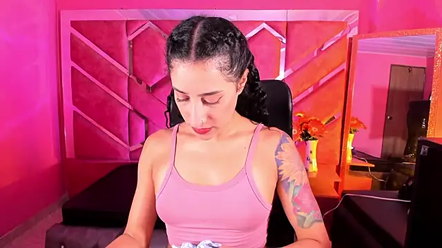 Snapshot of Eimy_Sexy_ chatting on November 25, 2025, 2:39 pm Eimy Sexy online show from November 25, 2025, 2:39 pm