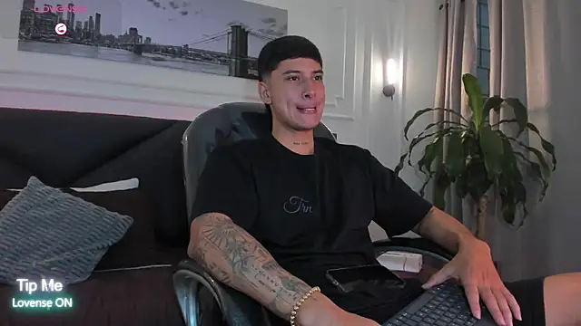 Damian23   online show from April 13, 2026, 12:43 pm