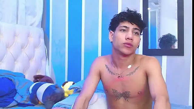 Snapshot of Sexys_Boys_Hot1 chatting on December 13, 2024, 8:20 am Sexys Boys Hot1 online show from December 13, 2024, 8:20 am