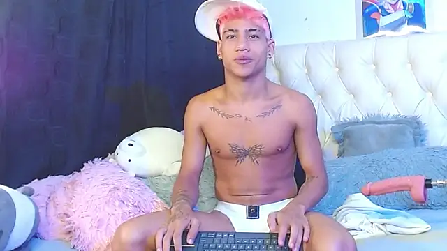 Snapshot of Sexys_Boys_Hot1 chatting on January 24, 2025, 11:37 am Sexys Boys Hot1 online show from January 24, 2025, 11:37 am