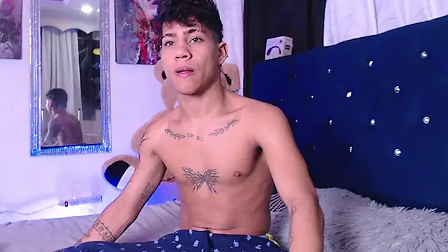 Snapshot of Sexys_Boys_Hot1 chatting on October 13, 2025, 5:40 am Sexys Boys Hot1 online show from October 13, 2025, 5:40 am