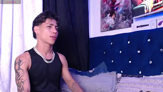 Sexys Boys Hot1 online show from November 21, 2025, 3:16 am