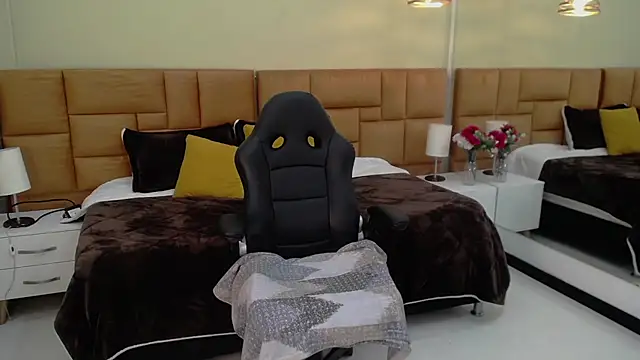Snapshot of Kat_cute_ chatting on January 21, 2025, 9:04 pm Kat cute online show from January 21, 2025, 9:04 pm