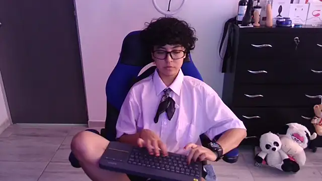 thomascooper7 online show from February 23, 2026, 7:22 pm