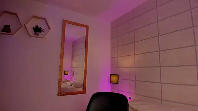 Christine Laam online show from April 20, 2026, 12:19 pm