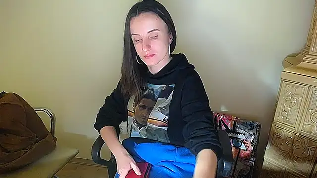 Snapshot of LaimaV_ chatting on December 10, 2024, 2:28 pm LaimaV online show from December 10, 2024, 2:28 pm