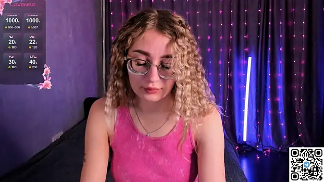 Snapshot of LivyyBossom chatting on February 16, 2025, 5:37 pm LivyyBossom online show from February 16, 2025, 5:37 pm