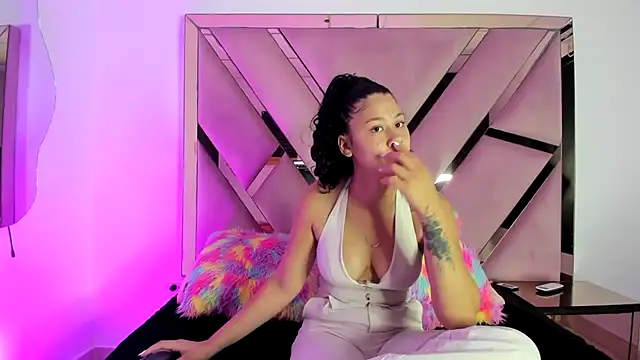 Snapshot of Sofia-candyht chatting on February 18, 2025, 9:09 pm Sofia-candyht online show from February 18, 2025, 9:09 pm