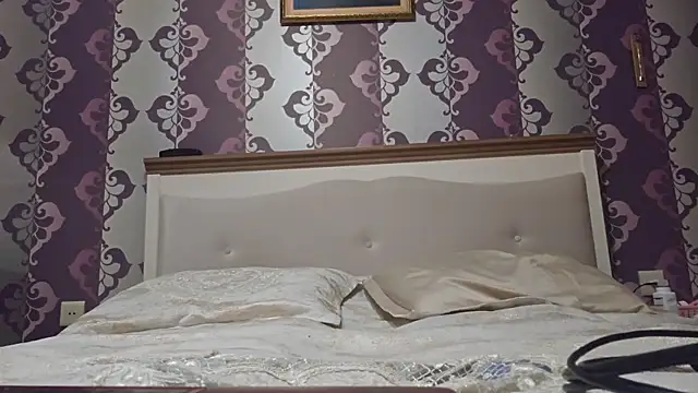 AlejandraDelaney online show from February 4, 2025, 10:55 pm