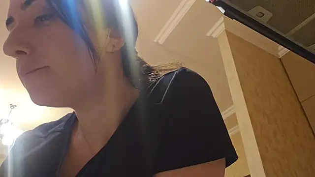 AlejandraDelaney online show from April 5, 2026, 3:09 pm