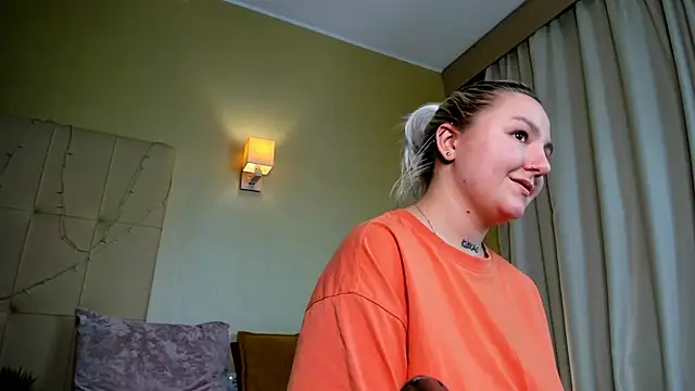 Snapshot of Debbie_Taylor chatting on December 7, 2024, 10:50 pm Debbie Taylor online show from December 7, 2024, 10:50 pm