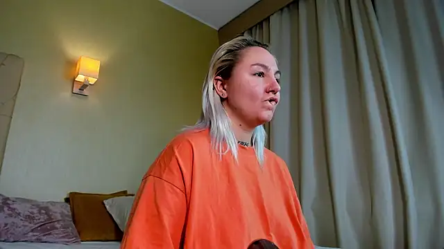 Snapshot of Debbie_Taylor chatting on December 8, 2024, 6:06 pm Debbie Taylor online show from December 8, 2024, 6:06 pm