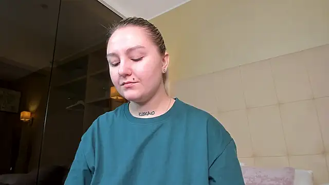 Snapshot of Debbie_Taylor chatting on October 16, 2025, 5:03 pm Debbie Taylor online show from October 16, 2025, 5:03 pm