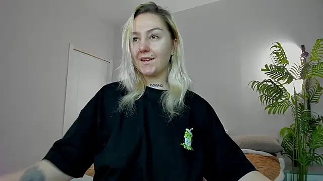 Snapshot of Debbie_Taylor chatting on November 22, 2025, 5:34 pm Debbie Taylor online show from November 22, 2025, 5:34 pm