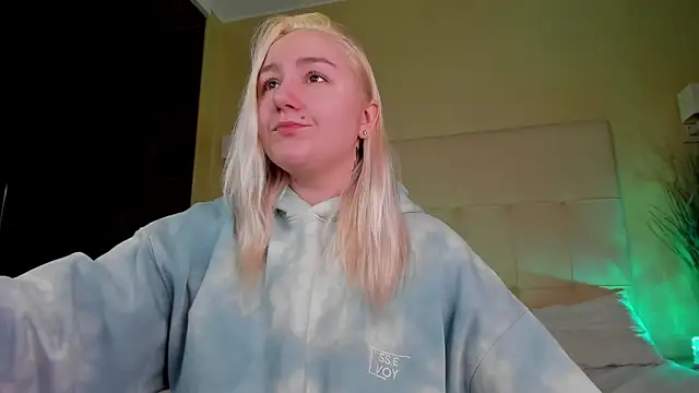 Snapshot of Debbie_Taylor chatting on November 29, 2025, 5:16 pm Debbie Taylor online show from November 29, 2025, 5:16 pm