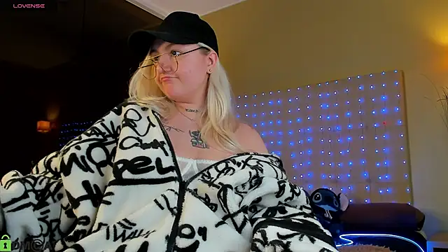 Debbie Taylor online show from April 18, 2026, 7:58 pm