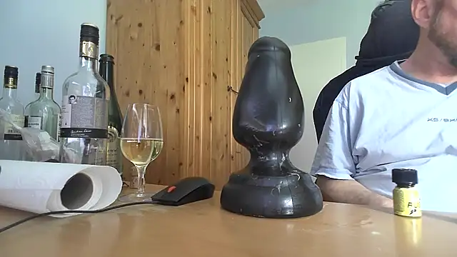 Snapshot of Tom_PP_cgn chatting on May 14, 2026, 2:35 pm Tom PP cgn online show from May 14, 2026, 2:35 pm