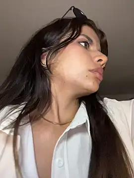 Snapshot of adop_me__ chatting on May 1, 2026, 11:20 pm adop me online show from May 1, 2026, 11:20 pm