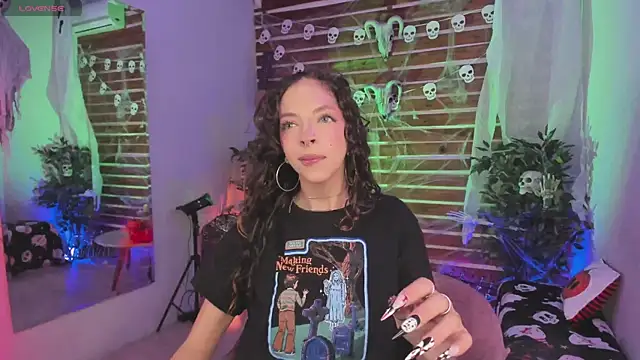 Sapphire Venuss online show from October 29, 2025, 1:19 am