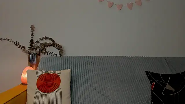 erika hoiree online show from November 8, 2025, 4:01 am